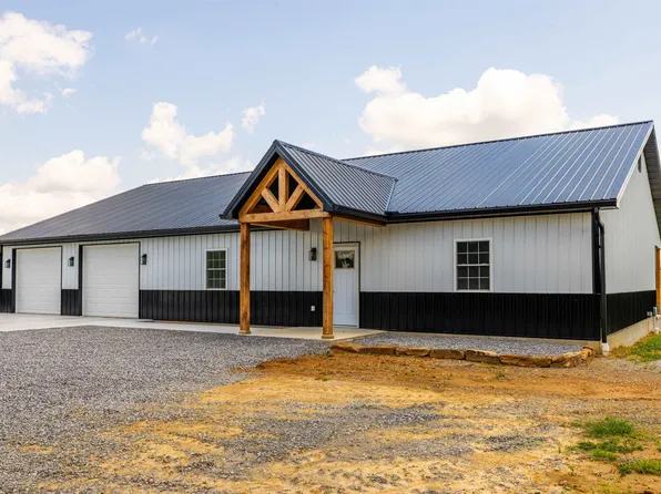 142 Oak Rd, Harrisburg, IL 62946