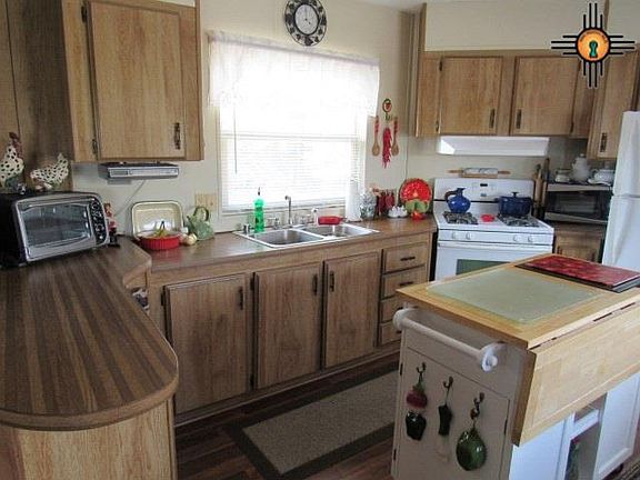 2nd image of 402 N Magnolia St