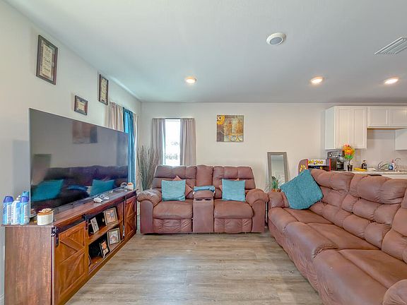 3rd image of 145 Wynn Ct