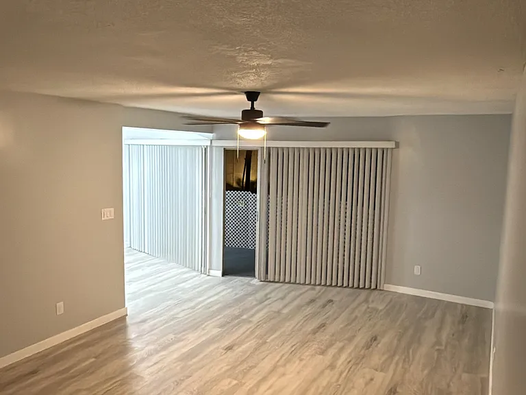 850 Victor Ave — Photo 7