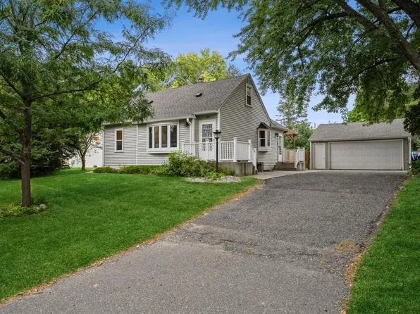 10 Circle Dr, Circle Pines, MN 55014