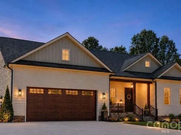 121 Juniper Rd, Mooresville, NC 28115