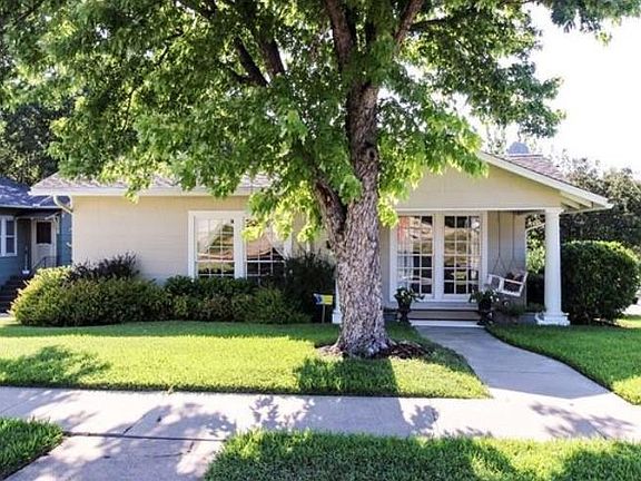 2nd image of 1819 Belle Pl