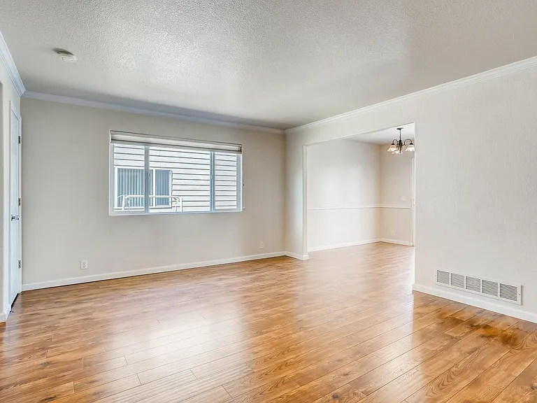 4818 Benton St — Photo 5