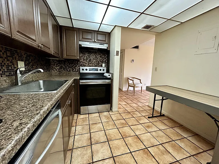 642 NW 13th St #35 — Photo 5