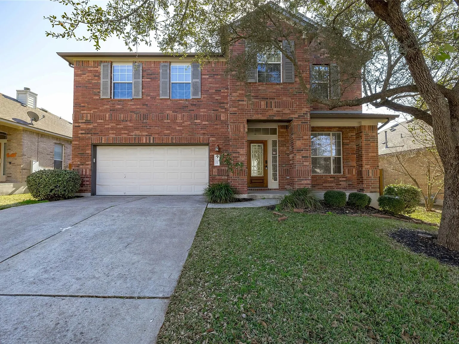 3 bed, 2.5 bath, 2327 sqft, $2,299 — Photo 1