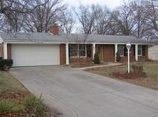527 Larsen Ln, Saint Louis, MO