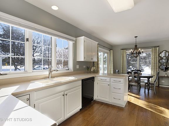 3rd image of 907 Cali Ct