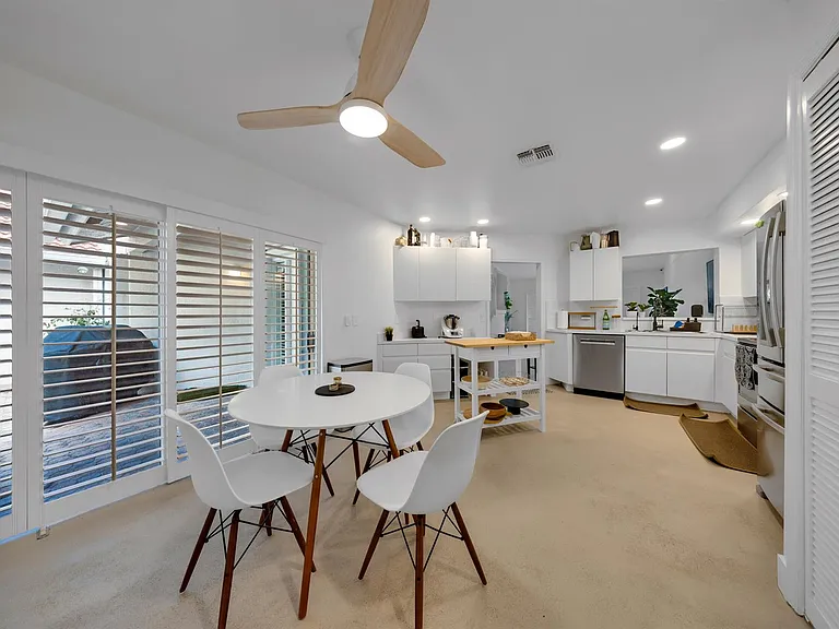 4117 W Palm Aire Dr #B2 — Photo 6
