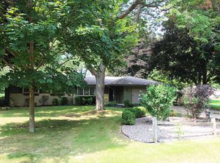 W153N8009 Meadowland Dr, Menomonee Falls, WI 53051