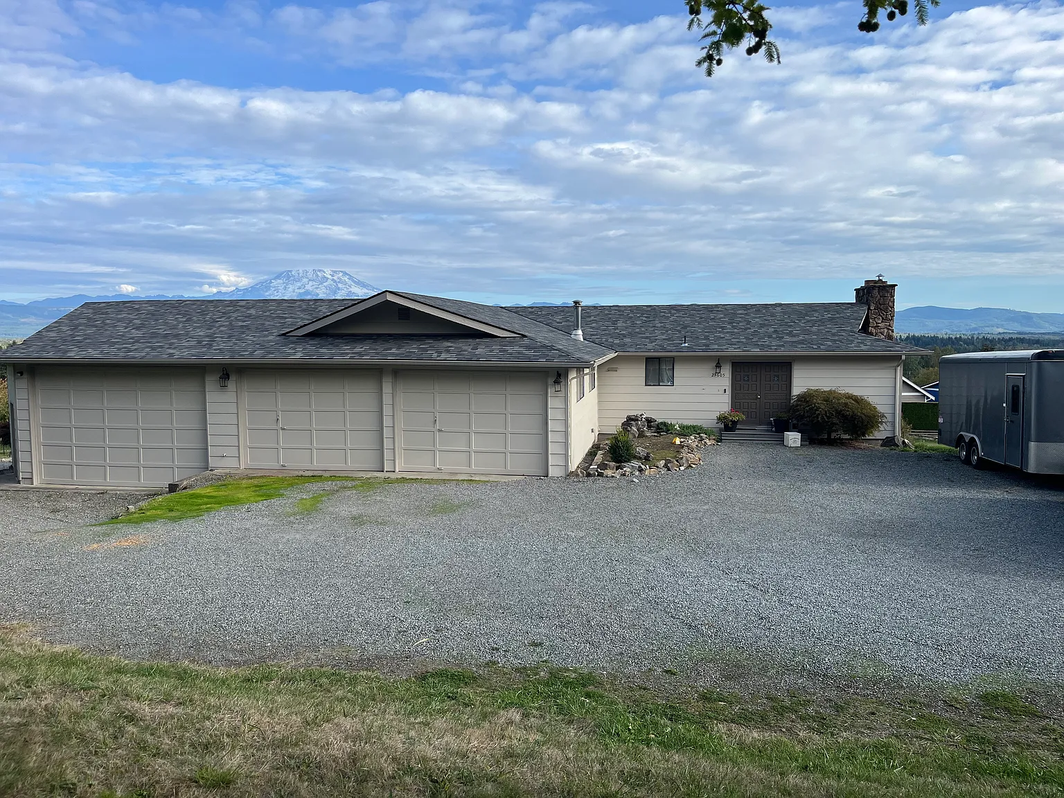 3 bed, 3200 sqft, $3,200 — Photo 3