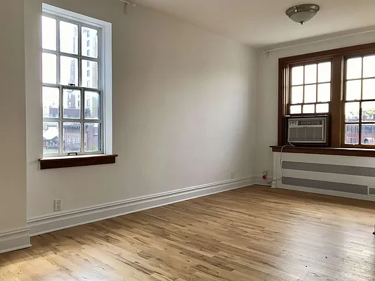 Rented by PocketBroker Inc | media 9