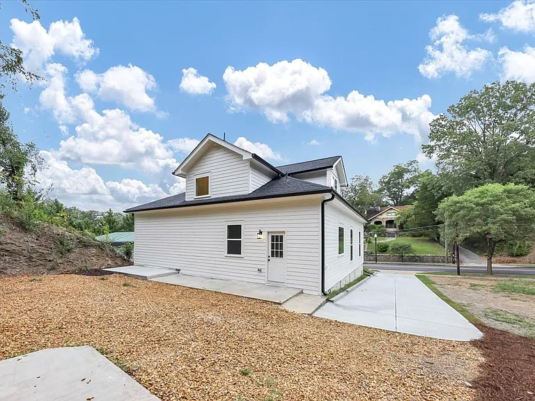 212 S Broad St SW — Photo 54