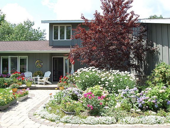 3rd image of 524 Bay East Dr