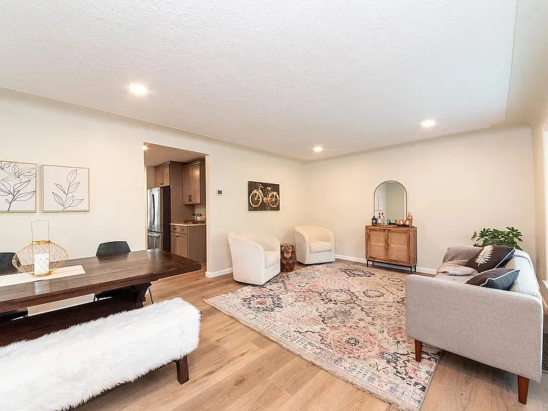 1647 Sylvan Ave SE — Photo 5