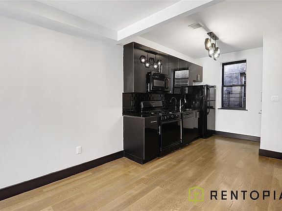 3rd image of 202 Scholes St #2G