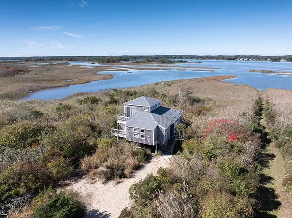 753 Charlestown Beach Rd, Charlestown, RI 02813