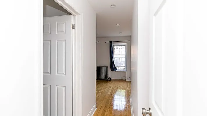 Rented by Nooklyn NYC LLC | media 34