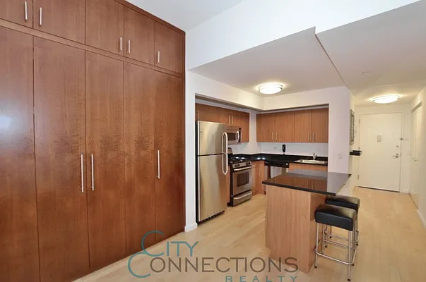 Rented by City Connections Realty | media 7