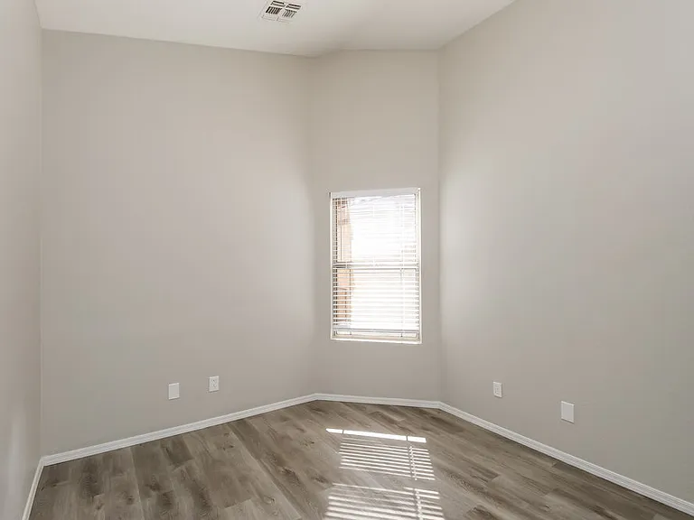 10944 E Delta Ave — Photo 11