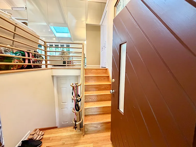 52 Deepdale Dr #1 — Photo 2