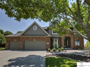 17311 Monroe Cir, Omaha, NE 68135