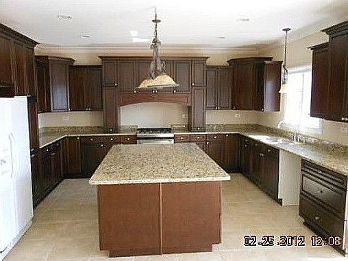 3rd image of 7903 Pineview Ln