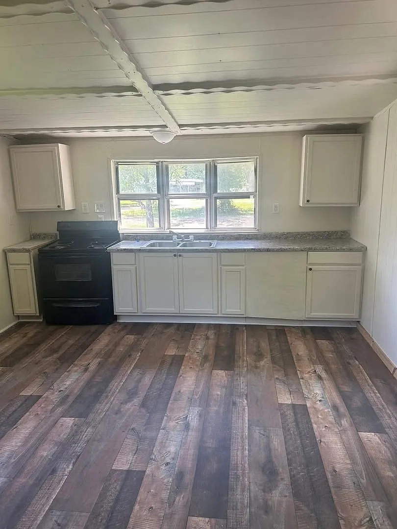 15025 LA-10 - Unit 13 — Photo 1