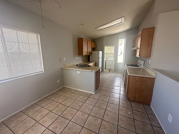 2nd image of 2919 Clear Canyon Ln