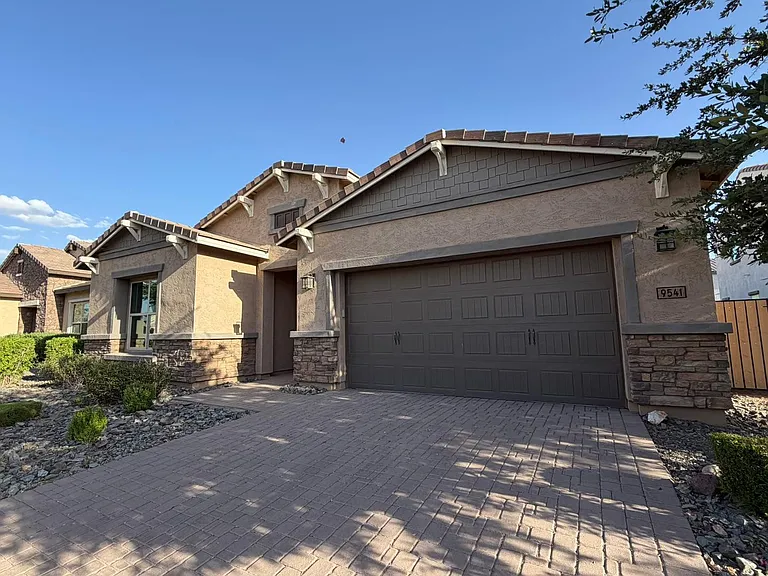 9541 E Theia Dr — Photo 3