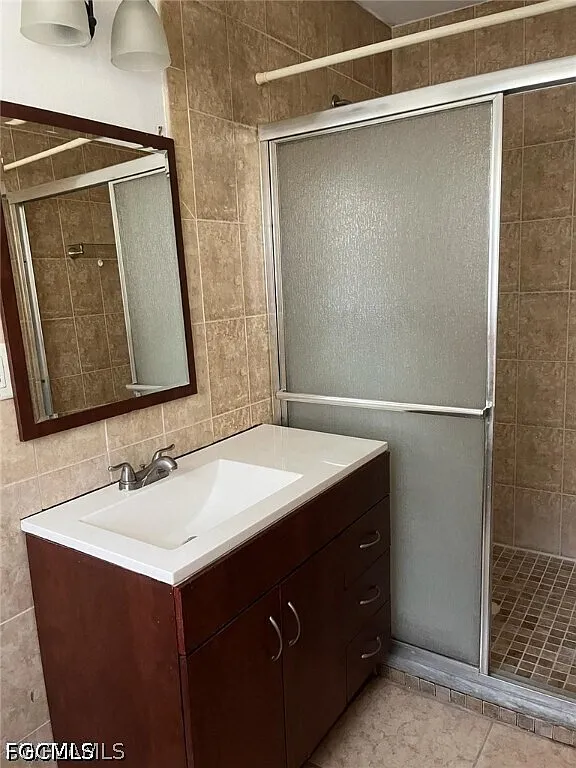 3 bed, 2.0 bath, 1430 sqft, $1,600 — Photo 2