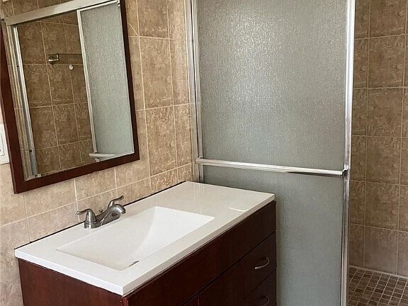 2nd image of 118 Georgia Rd