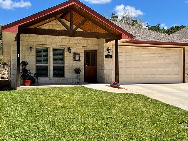 1st image of 1236 Victory Ln N