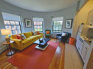 158-161 Saint Botolph St #4F, Boston, MA 02116
