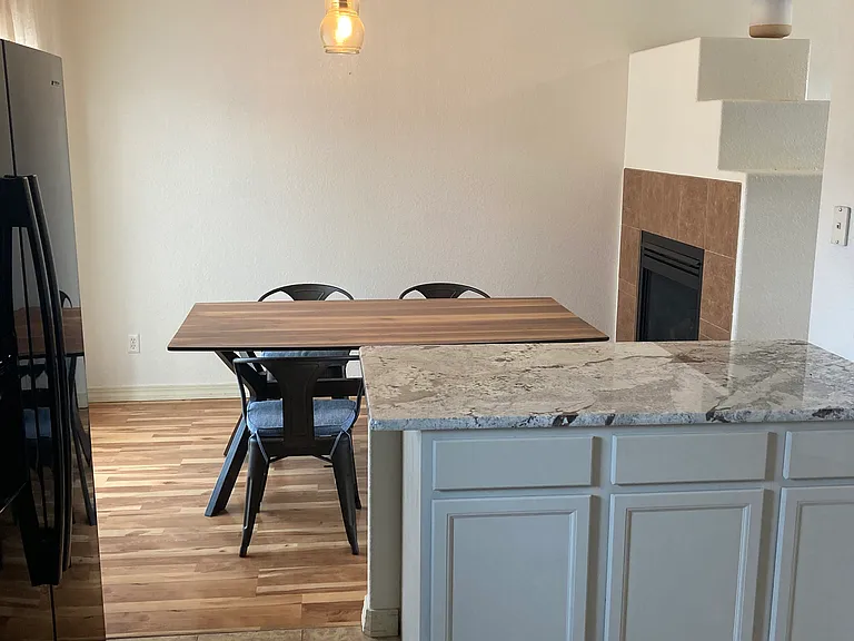1272 Livingston Ave — Photo 6