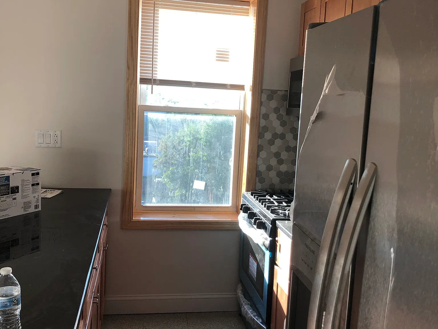 4 bed, 990 sqft, $4,000 — Photo 3