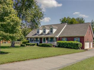 1929 Victorian Rd, Columbia, TN 38401