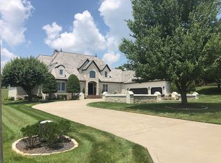 5367 S Castlebay Dr, Springfield, MO 65809