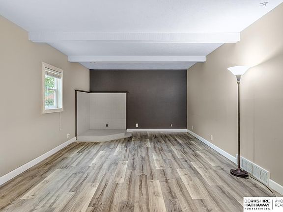 4th image of 12717 Erskine St