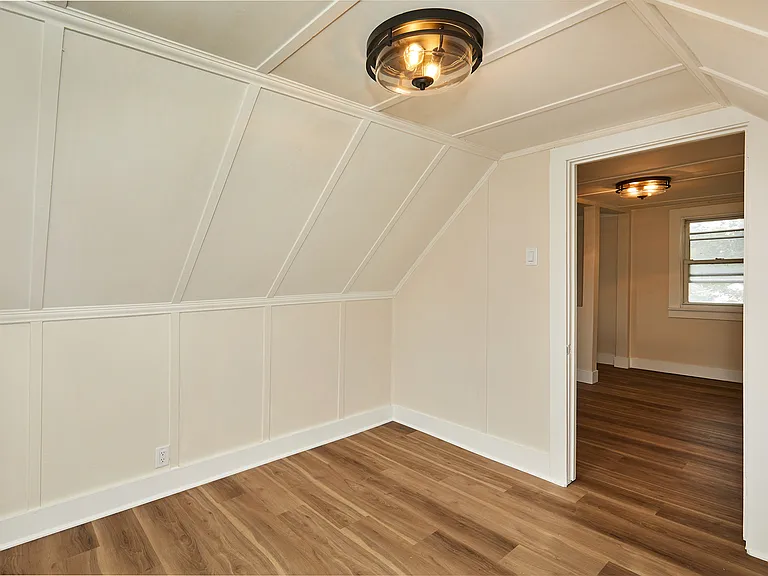2416 E 38th Ct — Photo 23