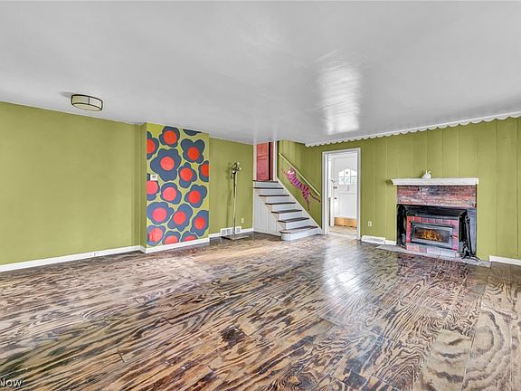 3rd image of 2526 River Rd