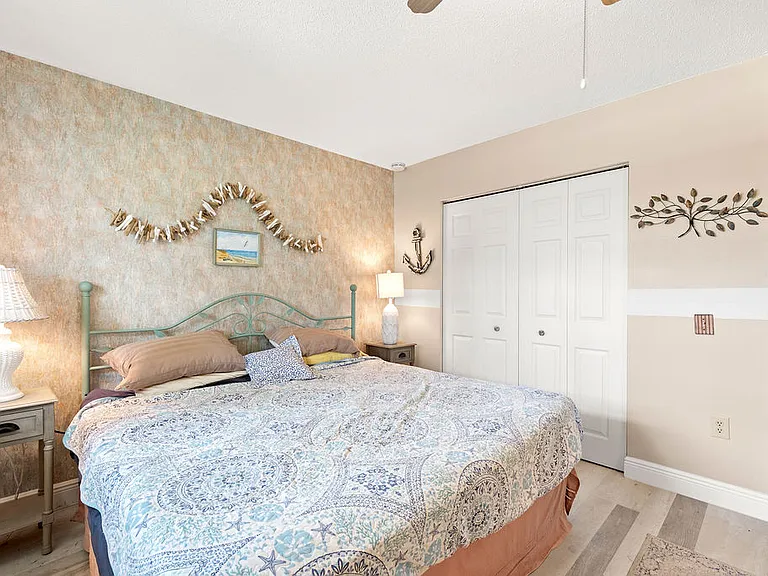 2800 Indian River Blvd #R9 — Photo 35