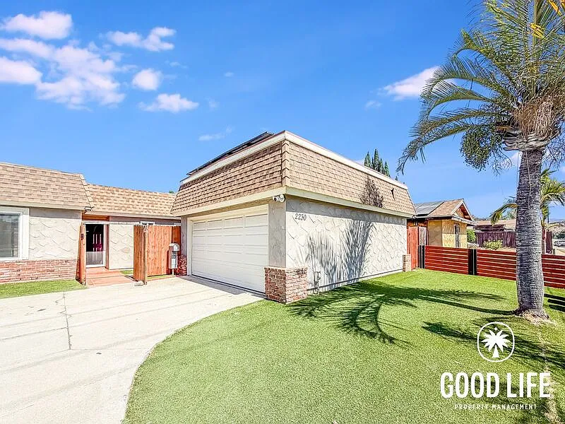 3 bed, 2.0 bath, 1233 sqft, $3,645 — Photo 3