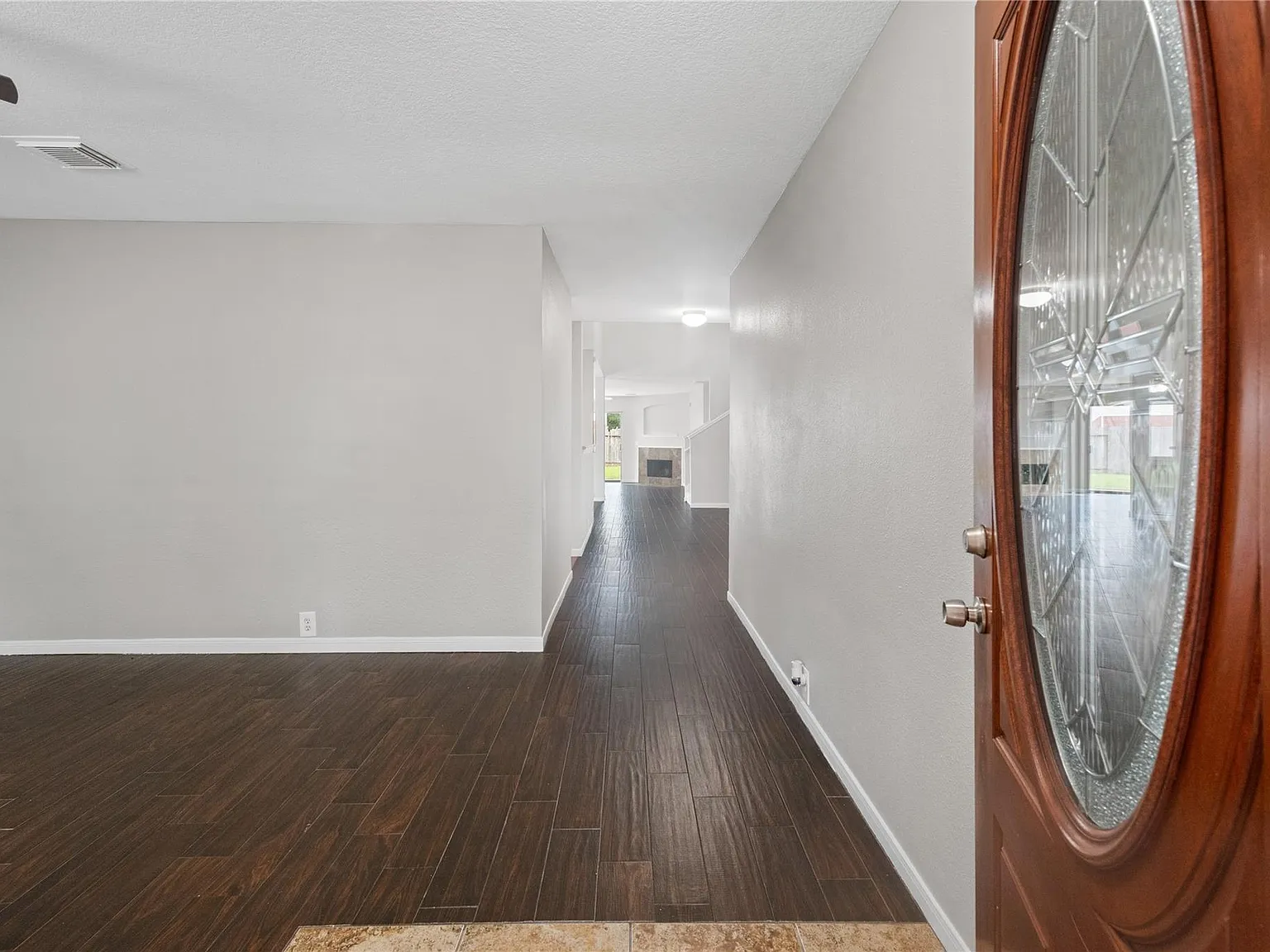 4 bed, 2.5 bath, 3140 sqft, $2,700 — Photo 3