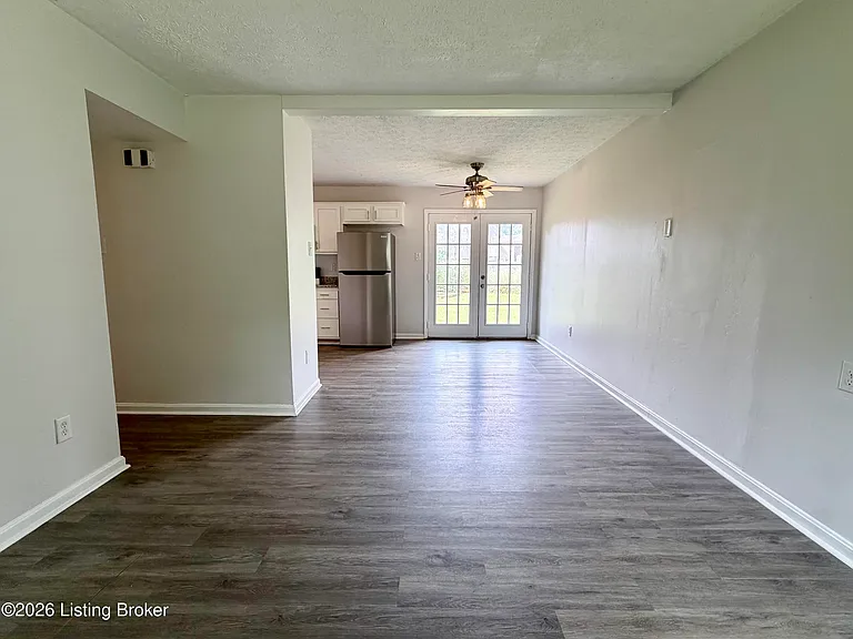1229 Cedarview Dr — Photo 2