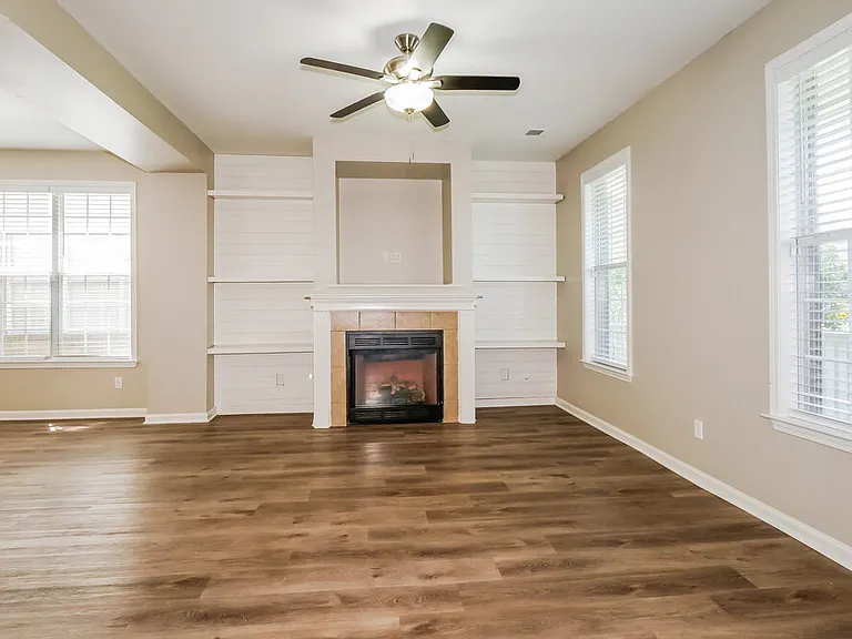 8565 Griffin Park Dr — Photo 5