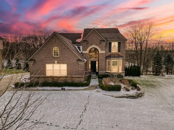 1791 Applebrook Dr, Commerce Township, MI 48382