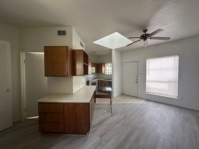 7901 Cambridge St — Photo 34
