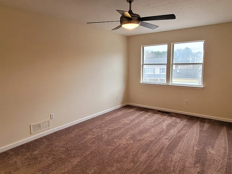 2082 Montgomery Trl — Photo 17