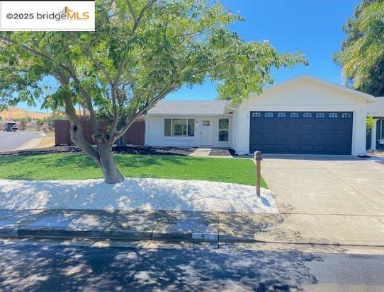 5 Dolphin Dr, Pittsburg, CA 94565